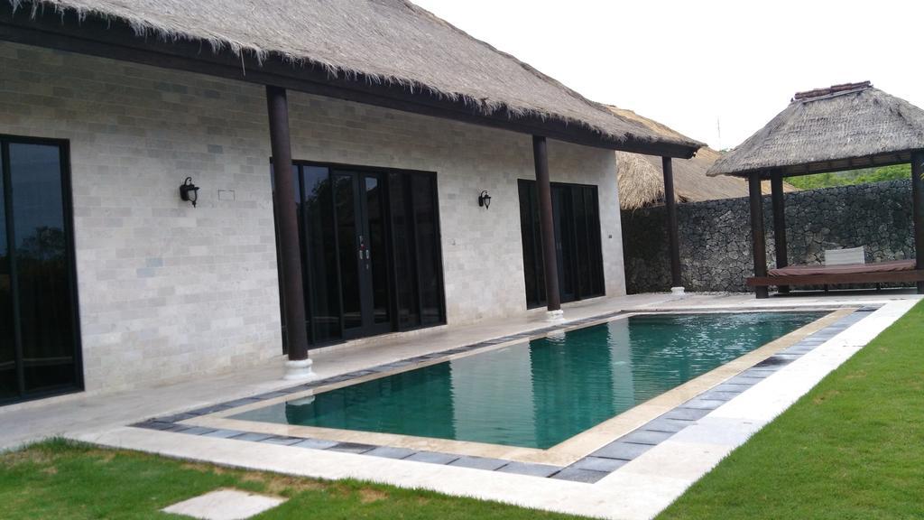 Royal Pool Villa Bali Νούσα Ντούα Δωμάτιο φωτογραφία