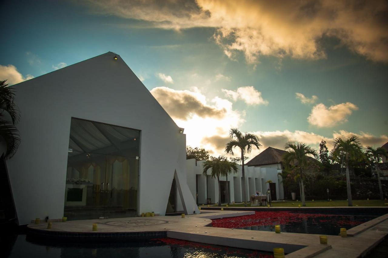 Royal Pool Villa Bali Νούσα Ντούα Εξωτερικό φωτογραφία